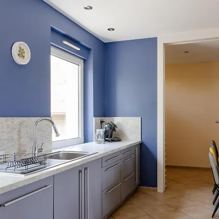 La D 'emma, 10-15 Pers *